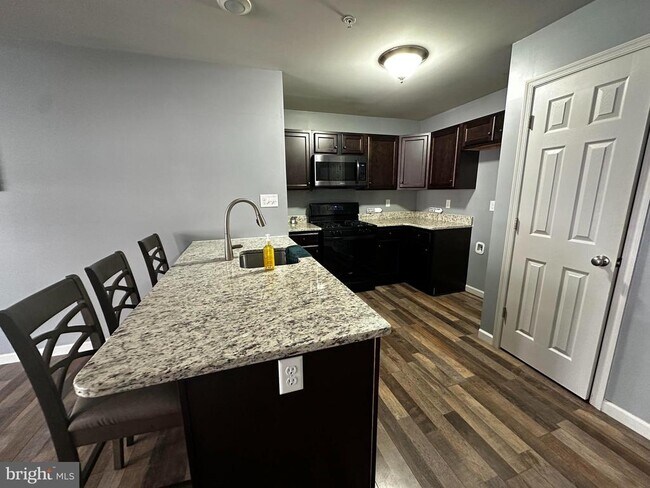 Building Photo - 3073 Goshen Dr