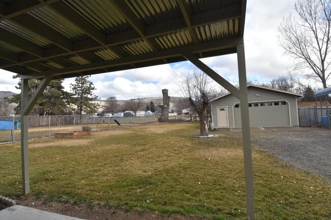 Building Photo - 2515 Wiard St