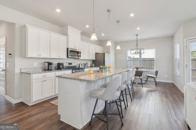 Building Photo - 3890 Clarington Dr