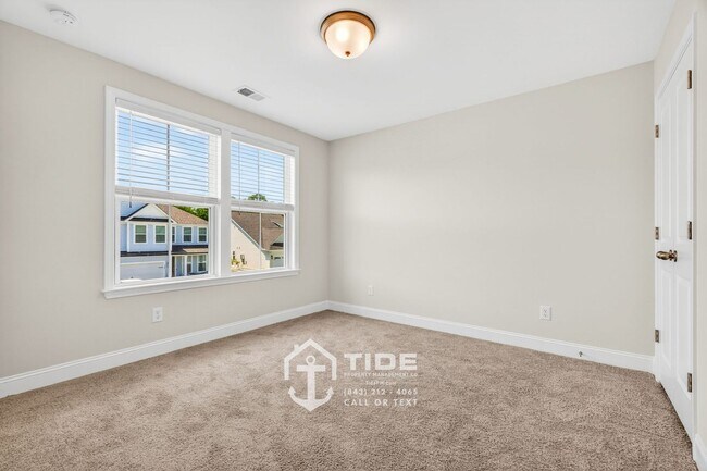 Building Photo - Comfort & Convenience in a Prime Location