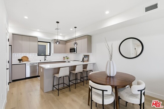 Building Photo - 3842 Don Tomaso Dr