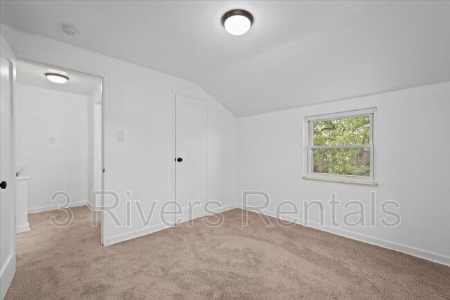 Building Photo - 1419 Dagmar Ave