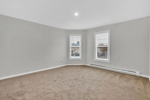 Building Photo - 528 Broadway St