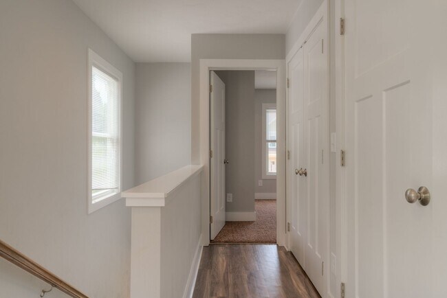 Building Photo - Private Bedroom in a Shared Two-Bedroom In Uptown Village