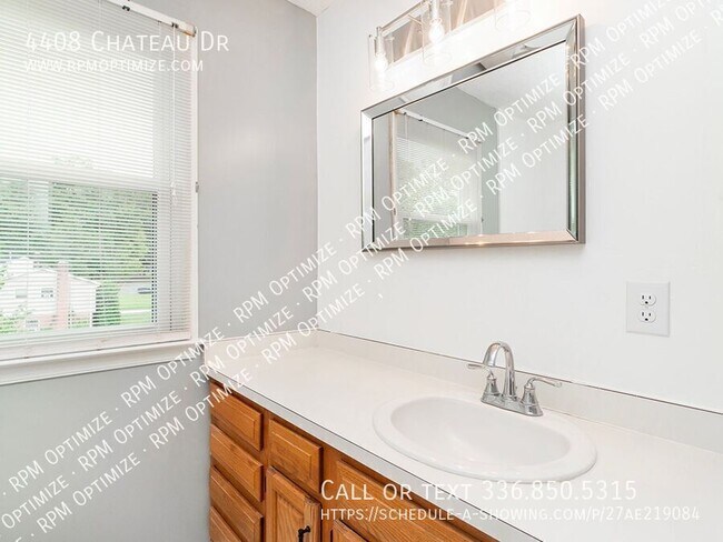 Building Photo - 4408 Chateau Dr