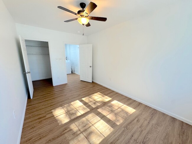 Building Photo - 1412 E 51st St