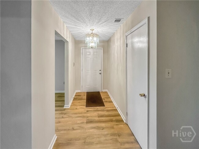 Building Photo - 406 Riverview Dr