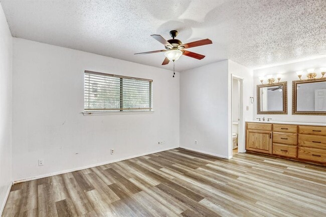 Building Photo - 12808 Irongate Ave