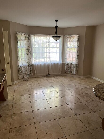 Breakfast Area - 63 Shady Glen Rd