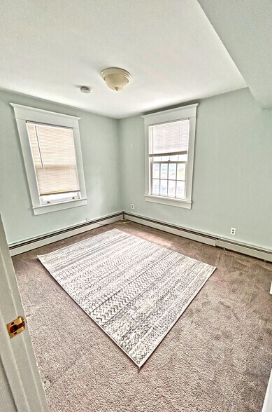 1st Level Bedroom - 18 Grove St
