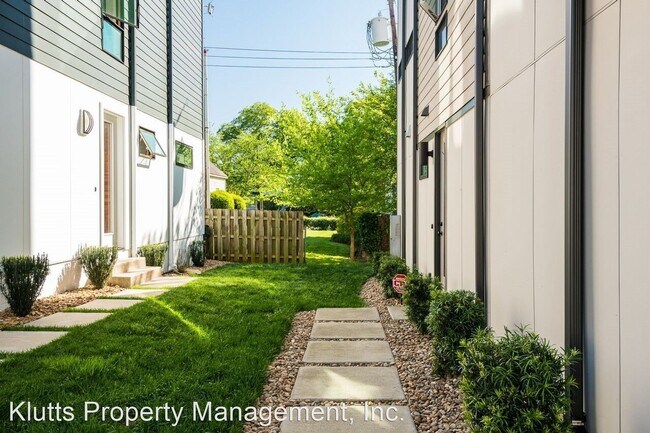 Building Photo - 3 br, 3.5 bath House - 945-A  Westbrook Drive