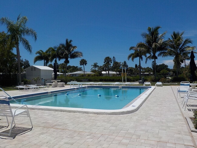 Building Photo - 607 Fair Winds Dr