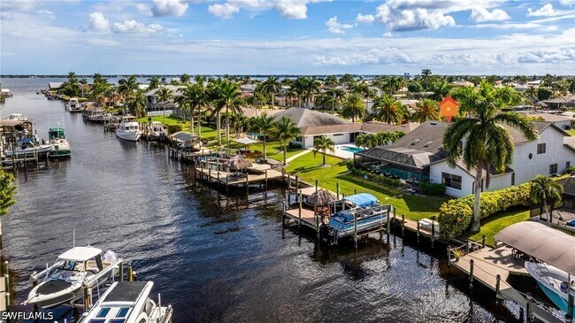 Building Photo - 1911 SE 32nd Terrace