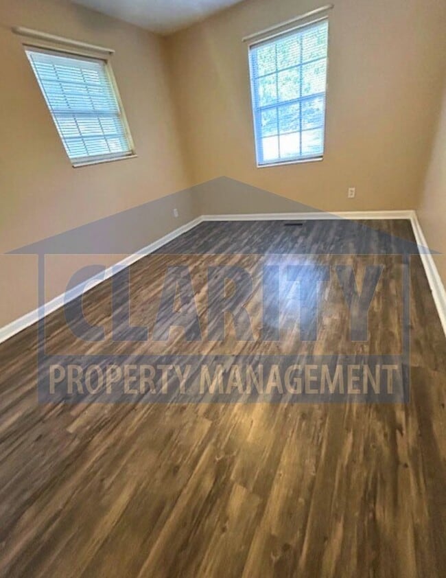 Building Photo - Charming 3 Bedroom, 1 Bath Home with Garag...