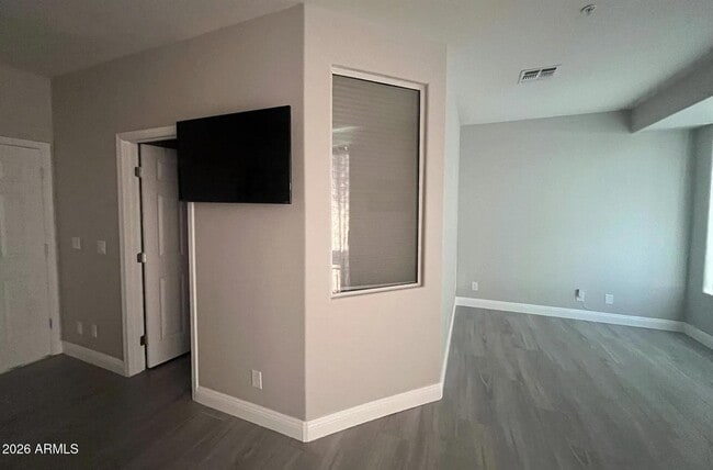 Building Photo - 1442 W Coral Reef Dr