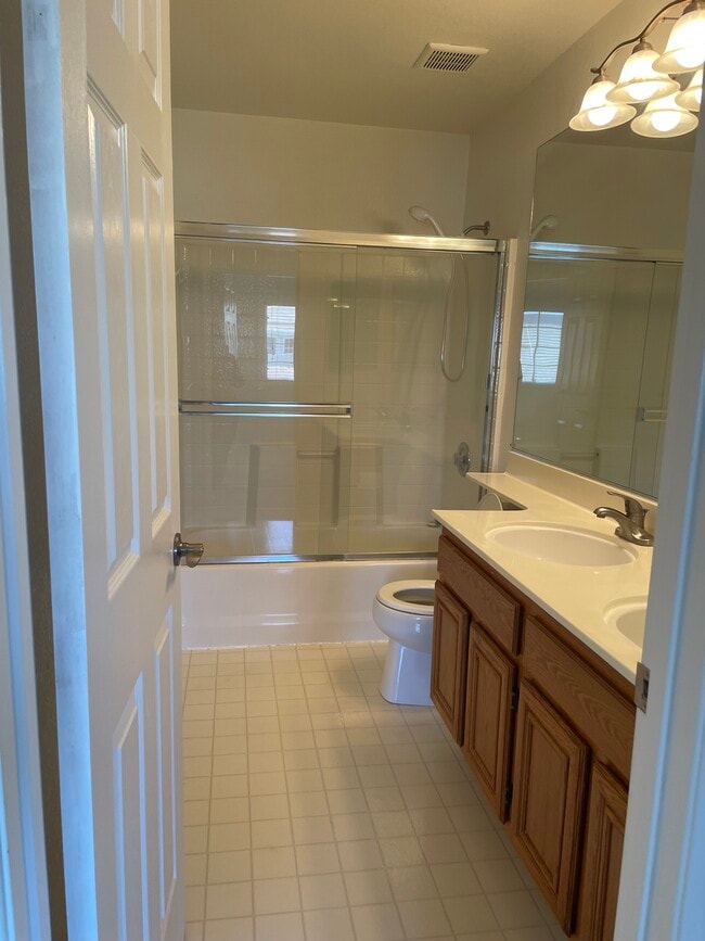 Building Photo - 138 Trenton Cir