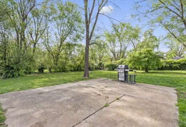 Building Photo - 3 Bedroom | 1 Bathroom | 1 Car Detached Ga...