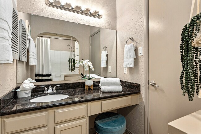 Building Photo - 20514 Blue Beech Dr