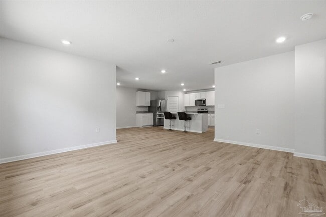 Building Photo - 5367 Peach Dr