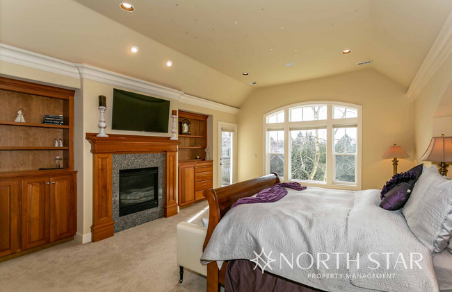 Building Photo - Stunning Home in Hidden Creek