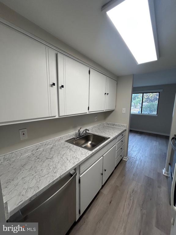 Building Photo - 7051 Knighthood Ln