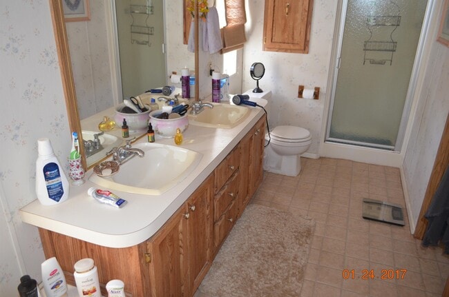 Building Photo - 805 S Weatherford St