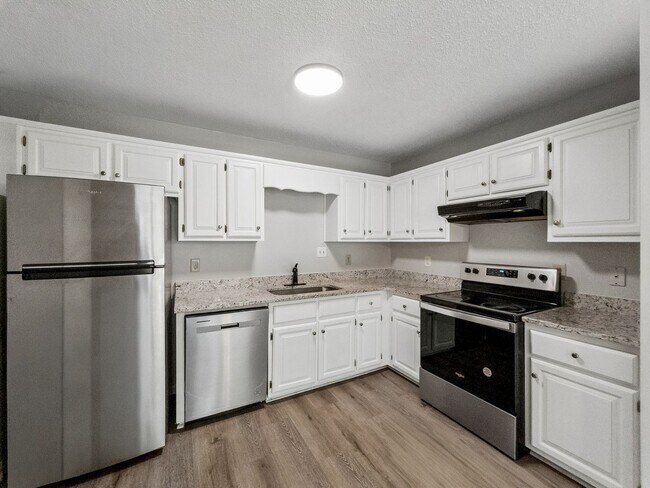 Building Photo - 121 Winthrop Way