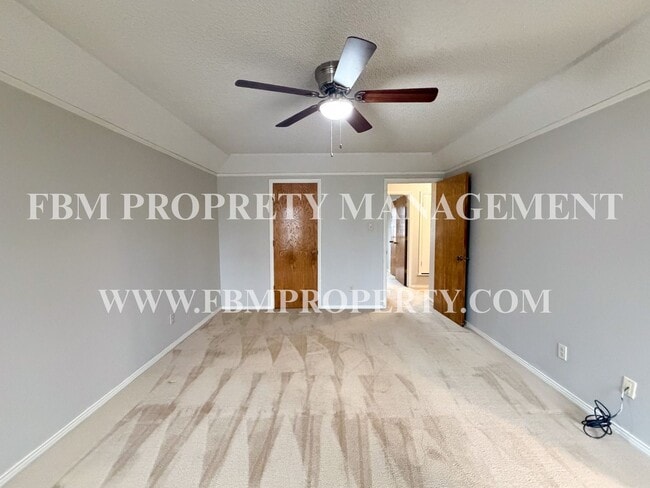 Building Photo - 1103 Scarlet Oaks Cir