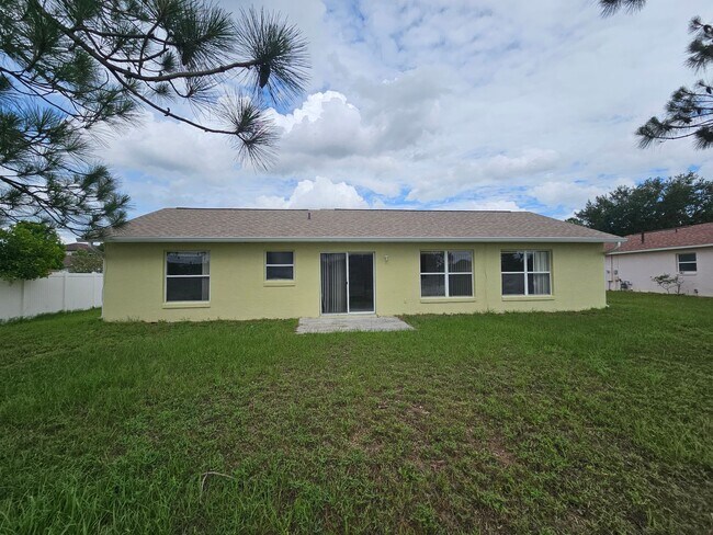 Building Photo - 13345 Pinyon Dr