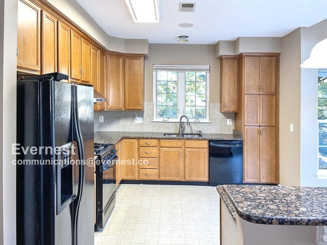 Building Photo - 43206 Somerset Hills Ter