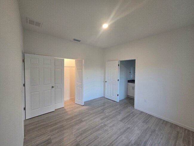 Building Photo - Brand New 2/2/1- Great SW Lehigh Acres Loc...