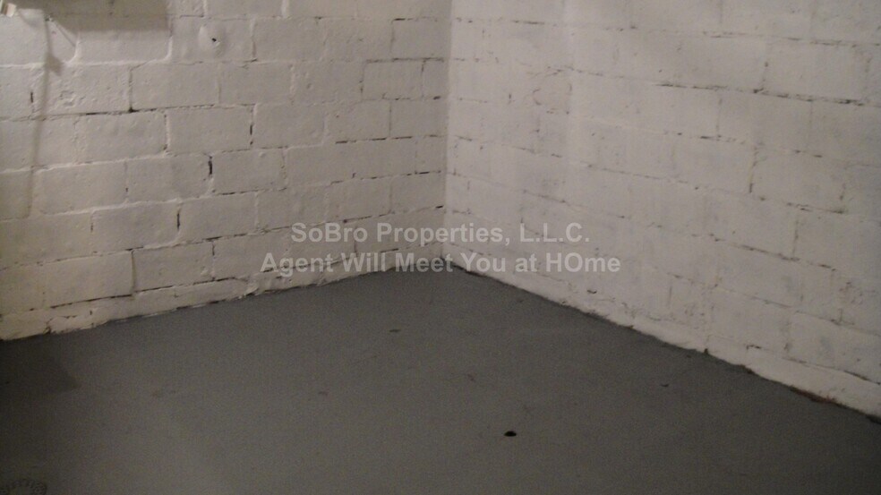 Building Photo - 4054 North Park Avenue