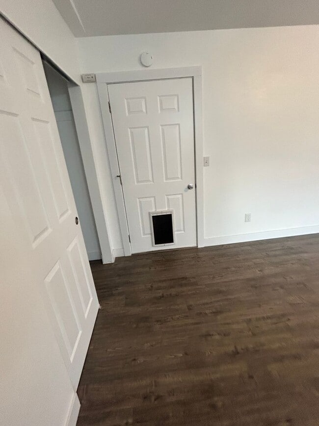 Building Photo - Beautifully Remodeled 2 Bedroom 1 Bath Duplex w/ Large Yard!! Pets are welcome! Electric car char...