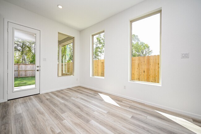 Building Photo - 8278 Boundary Waters Dr