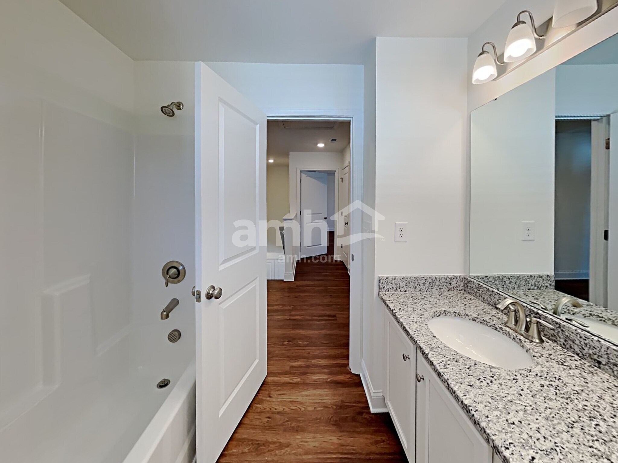 Building Photo - 9190 Henley Ave