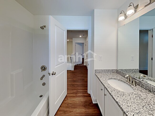 Building Photo - 2409 Garrett Prk Dr