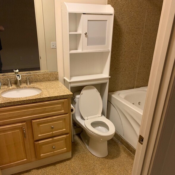 Master Bedroom Bathroom - 2222 Detroit Ave