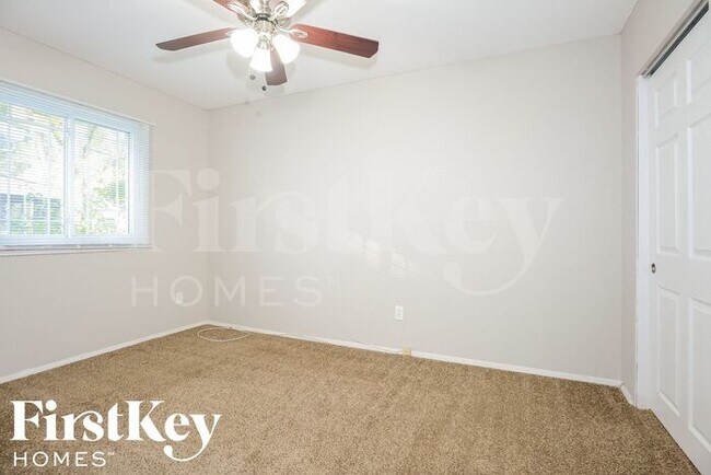 Building Photo - 3625 Brookstone Dr