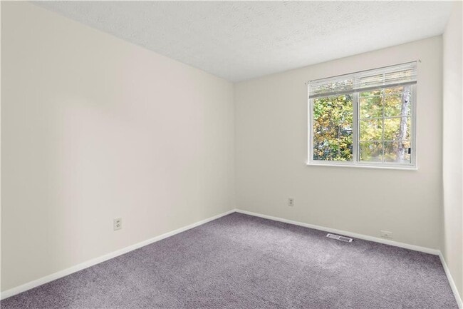 Building Photo - 2116 Scarbrough Rd