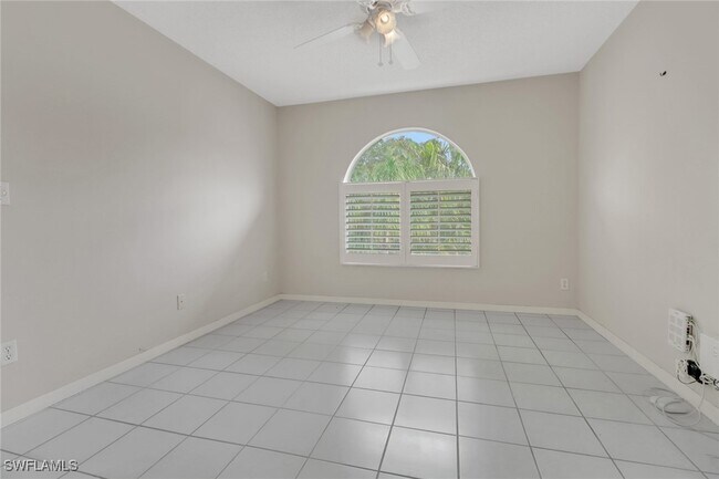 Building Photo - 875 New Waterford Dr