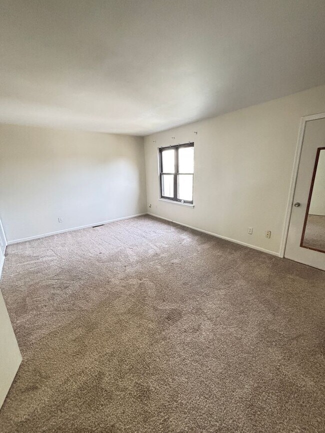 Building Photo - 3 bedroom Home for rent - Allentown