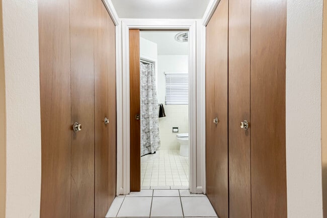 Building Photo - 359 Langton Dr