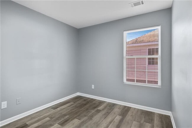 Building Photo - 501 Pine Park St