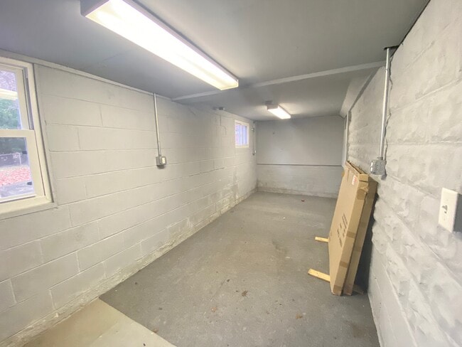 Building Photo - 104 Jepson Ave