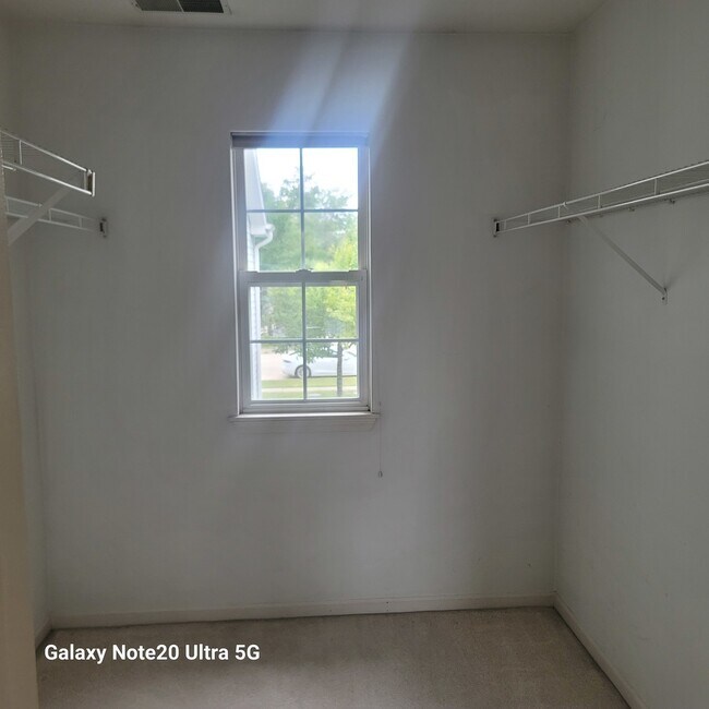Building Photo - 1431 Orleans Dr
