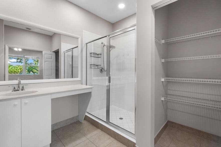 Building Photo - 3051 Grandiflora Dr