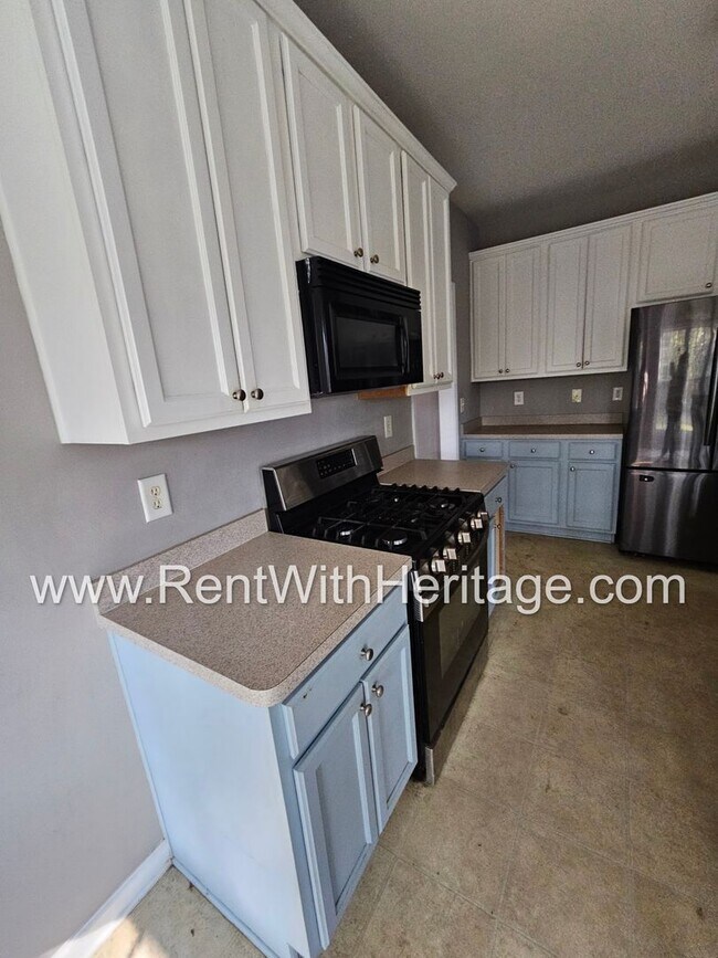 Building Photo - Gorgeous 4bd/ 2.5 Bath / Attention to Detail / Popular Menlow Station / Swim/ Tennis/ Direct Acce...