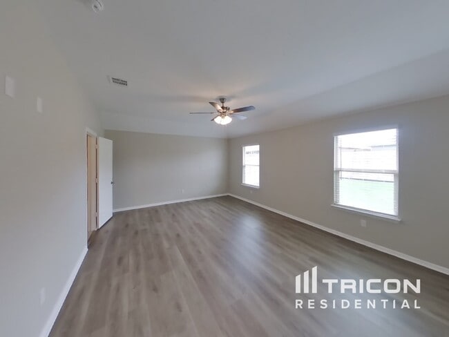 Building Photo - 10396 Ft Teran Trl