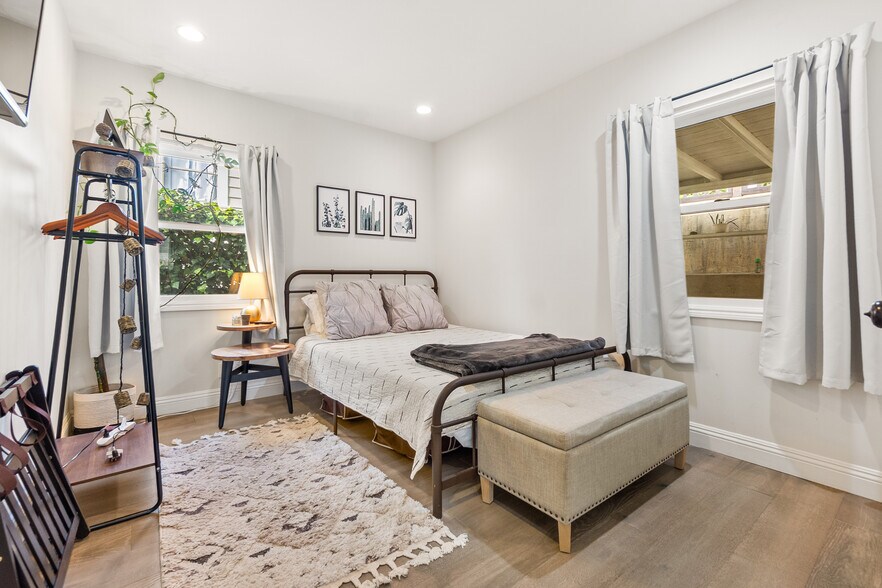 Bedroom #2 - 529 Isabel St