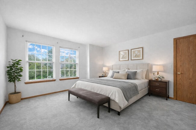 Building Photo - 2235 Cheshire Dr